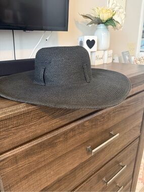 Wide Brim Straw Sun Hat in Black